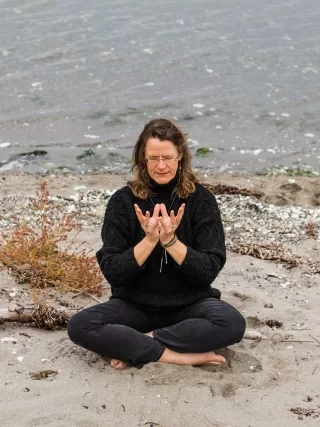 Connect to your internal energy through the use of qigong.