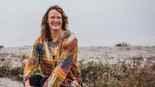 Amy Pattee Colvin teaches compassion meditation and qigong. 